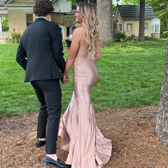 Ellie Wilde Prom Dress - Picture 4 of 7